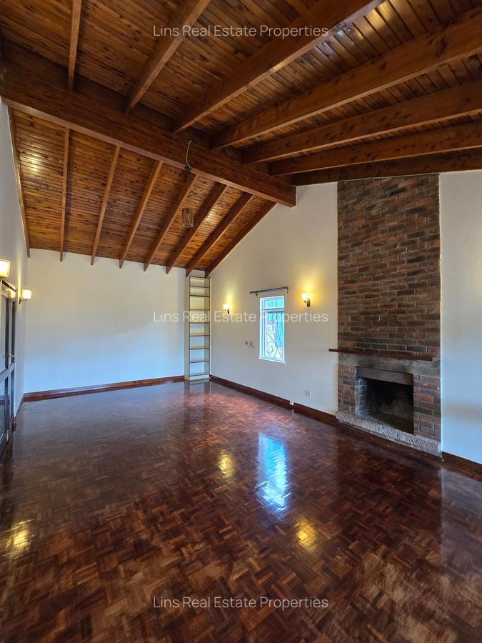 4 Bed House with En Suite in Runda - 17