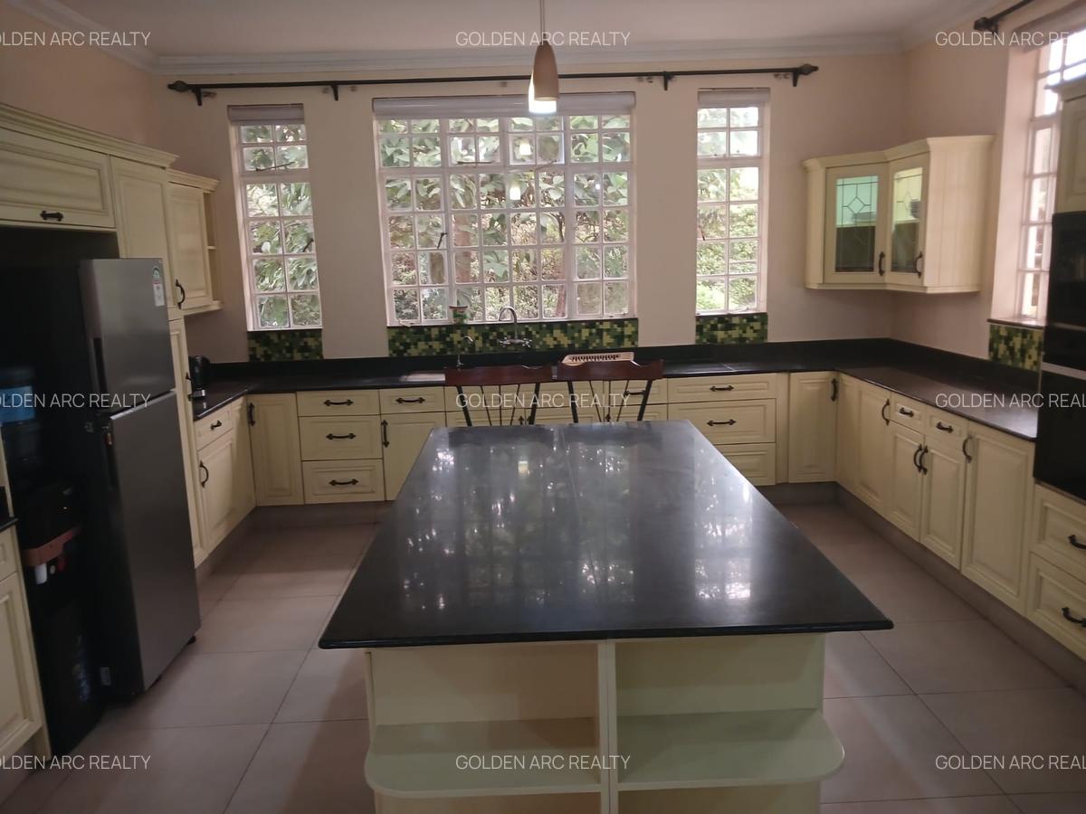 5 Bed Townhouse with En Suite in Karen - 7