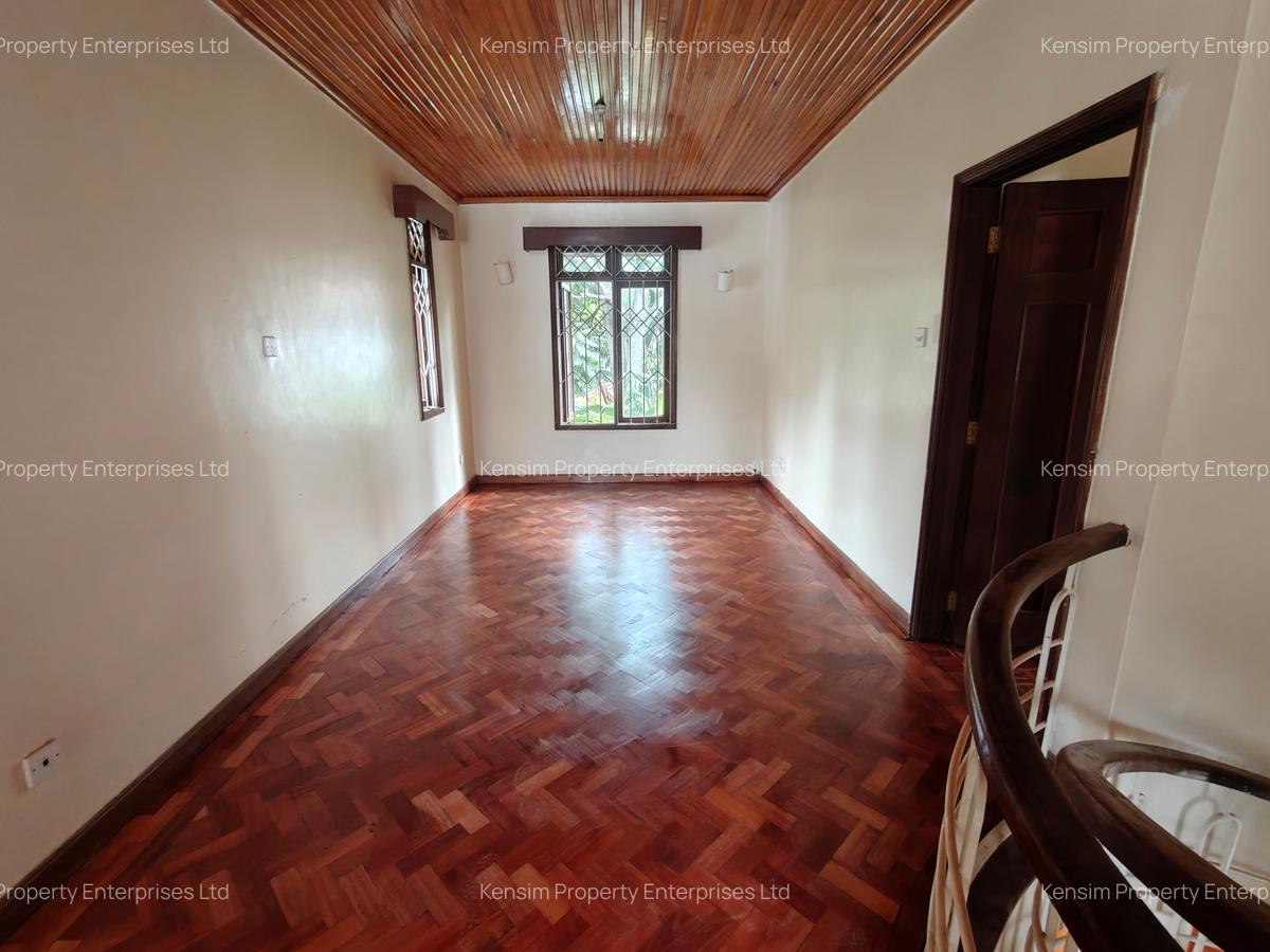 4 Bed Townhouse with En Suite in Lavington - 12