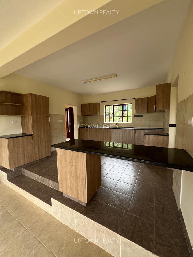 3 Bed Villa with En Suite at Redhill - 12