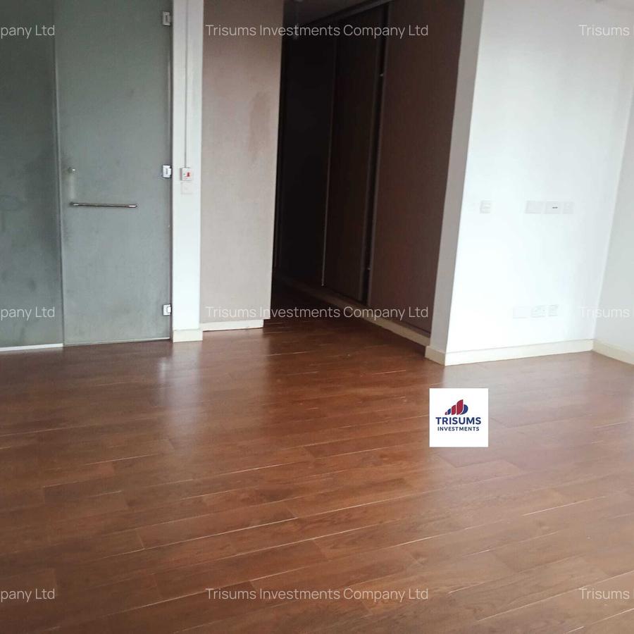 4 Bed Apartment with En Suite in Parklands - 8