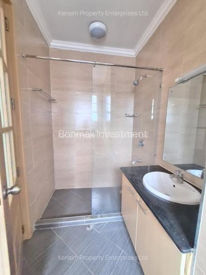 5 Bed Townhouse with En Suite in Karen - 3