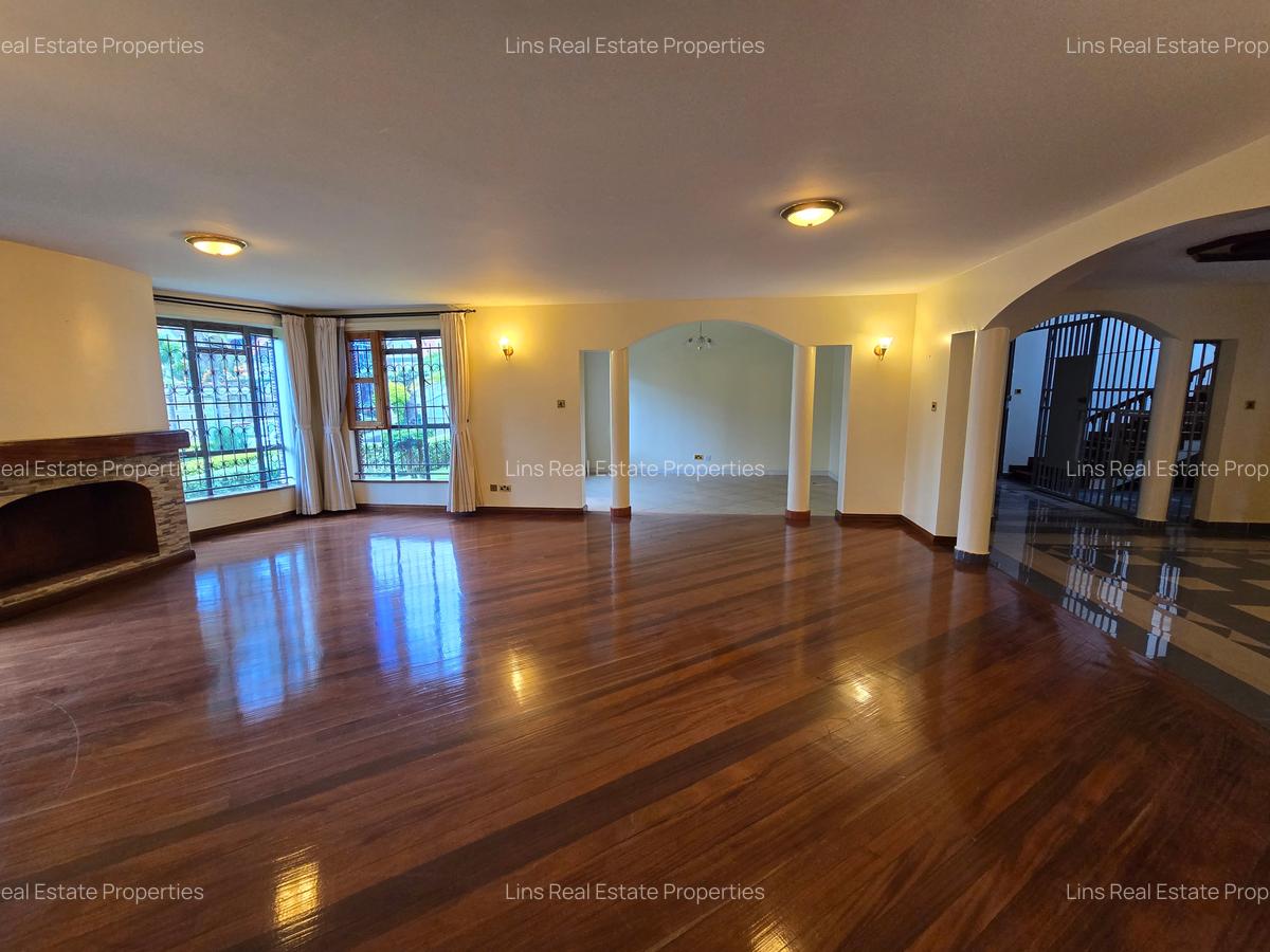 6 Bed House with En Suite in Runda - 3
