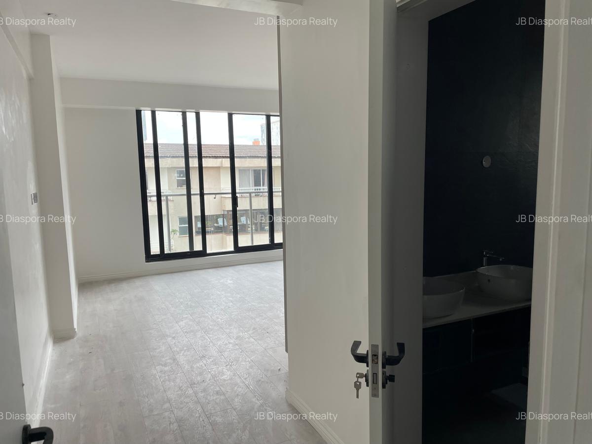 3 Bed Apartment with Backup Generator in Parklands - 5