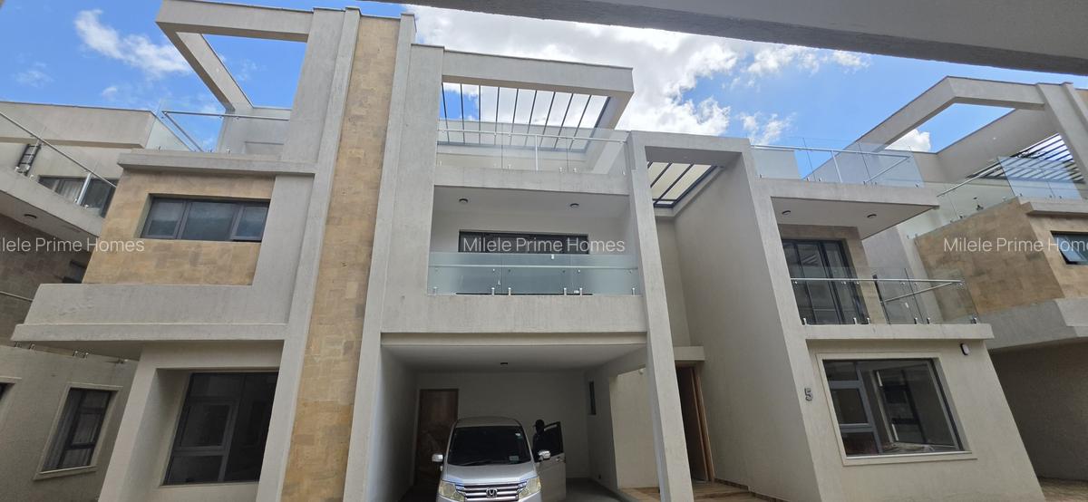 6 Bed Villa with En Suite at Lavington - 2