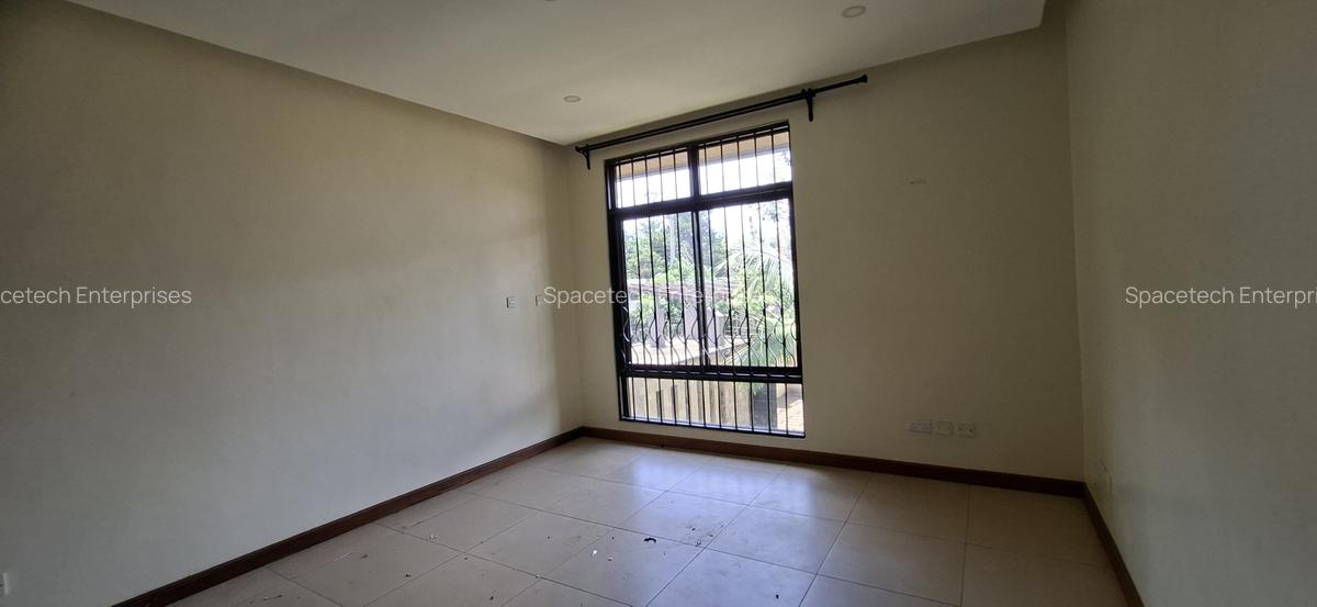 4 Bed Townhouse with En Suite in Runda - 17