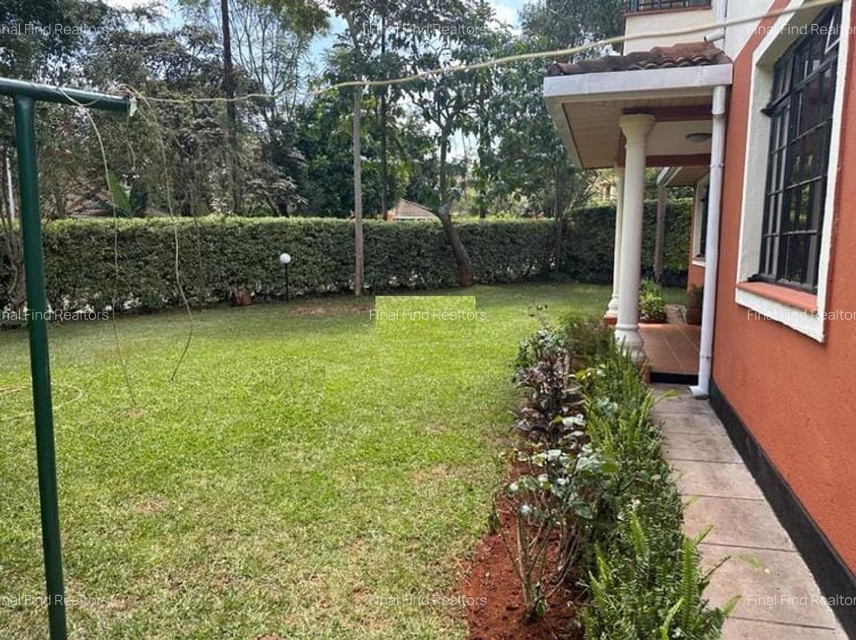 4 Bed Townhouse with En Suite in Ridgeways - 6