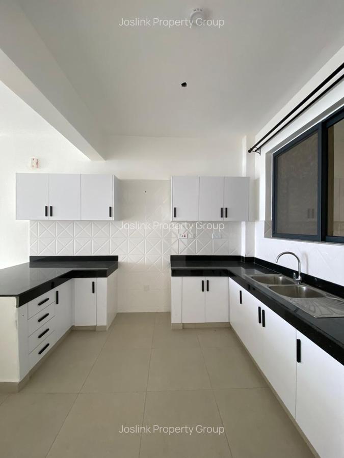 2 Bed Apartment with En Suite in Nyali Area - 13