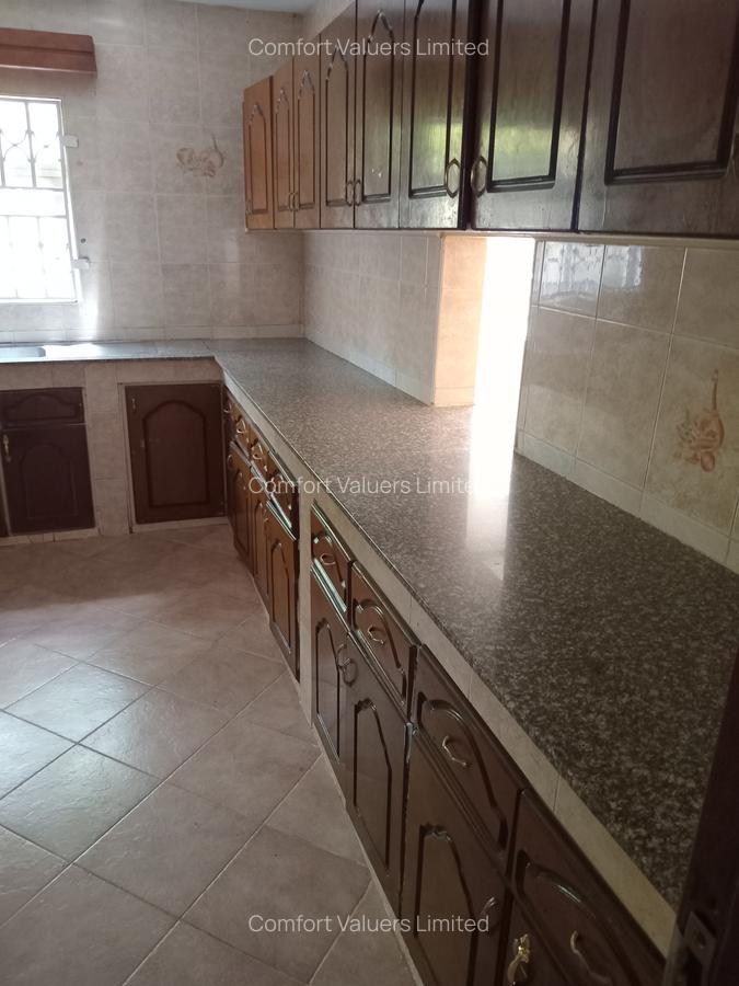 5 Bed Villa with En Suite at Lavington Green - 18