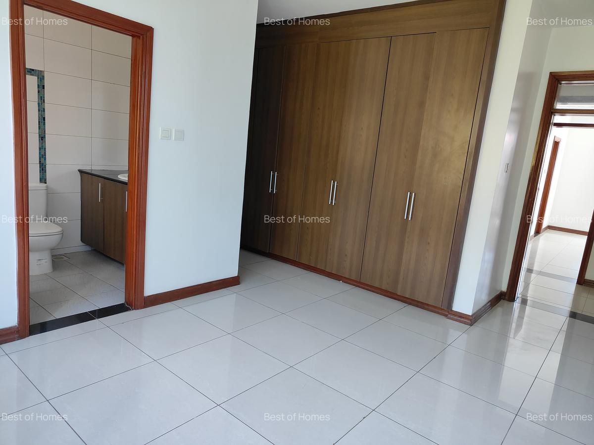 4 Bed Apartment with En Suite in Westlands Area - 5