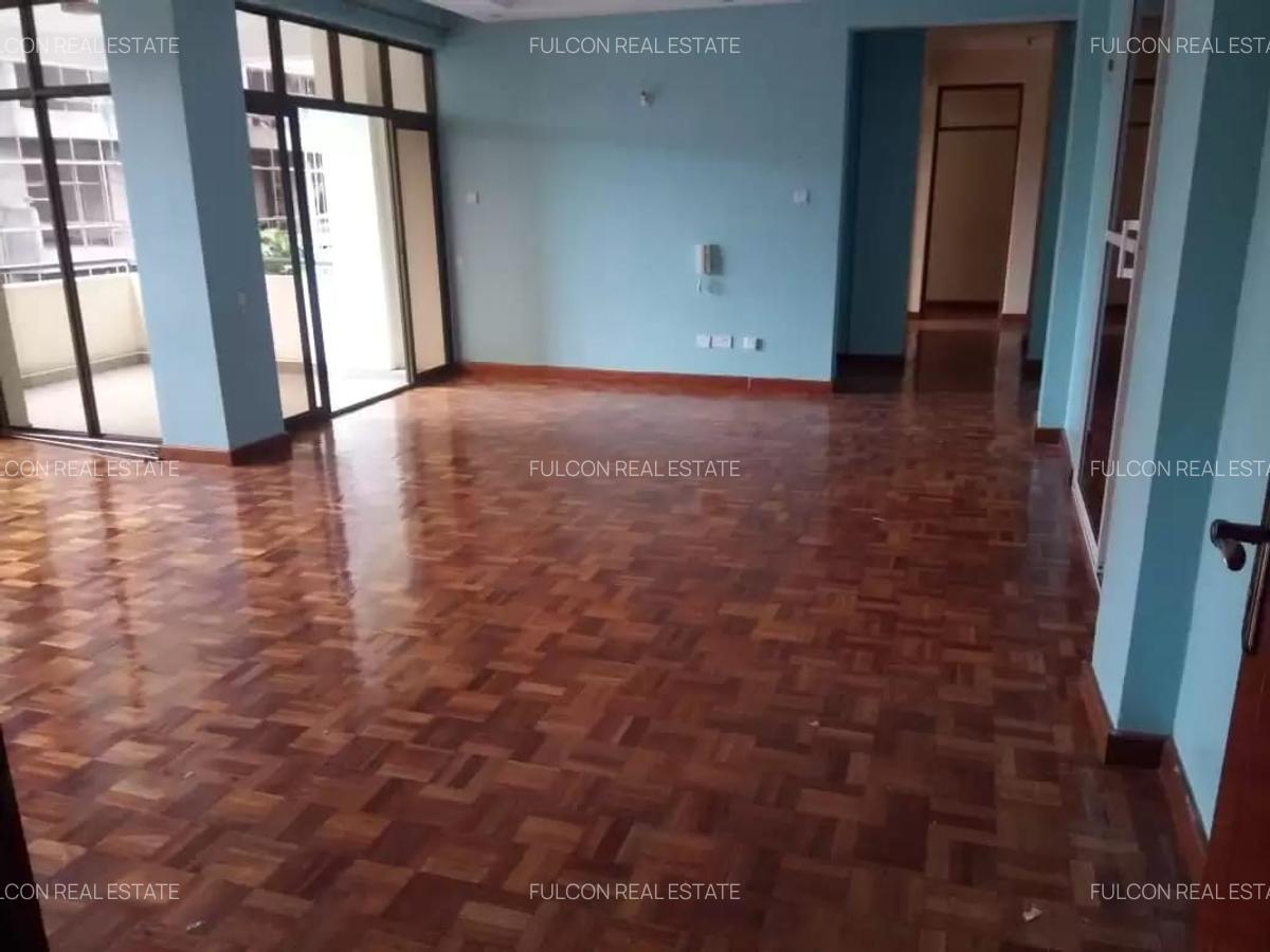 3 Bed Apartment with En Suite in Lavington - 5