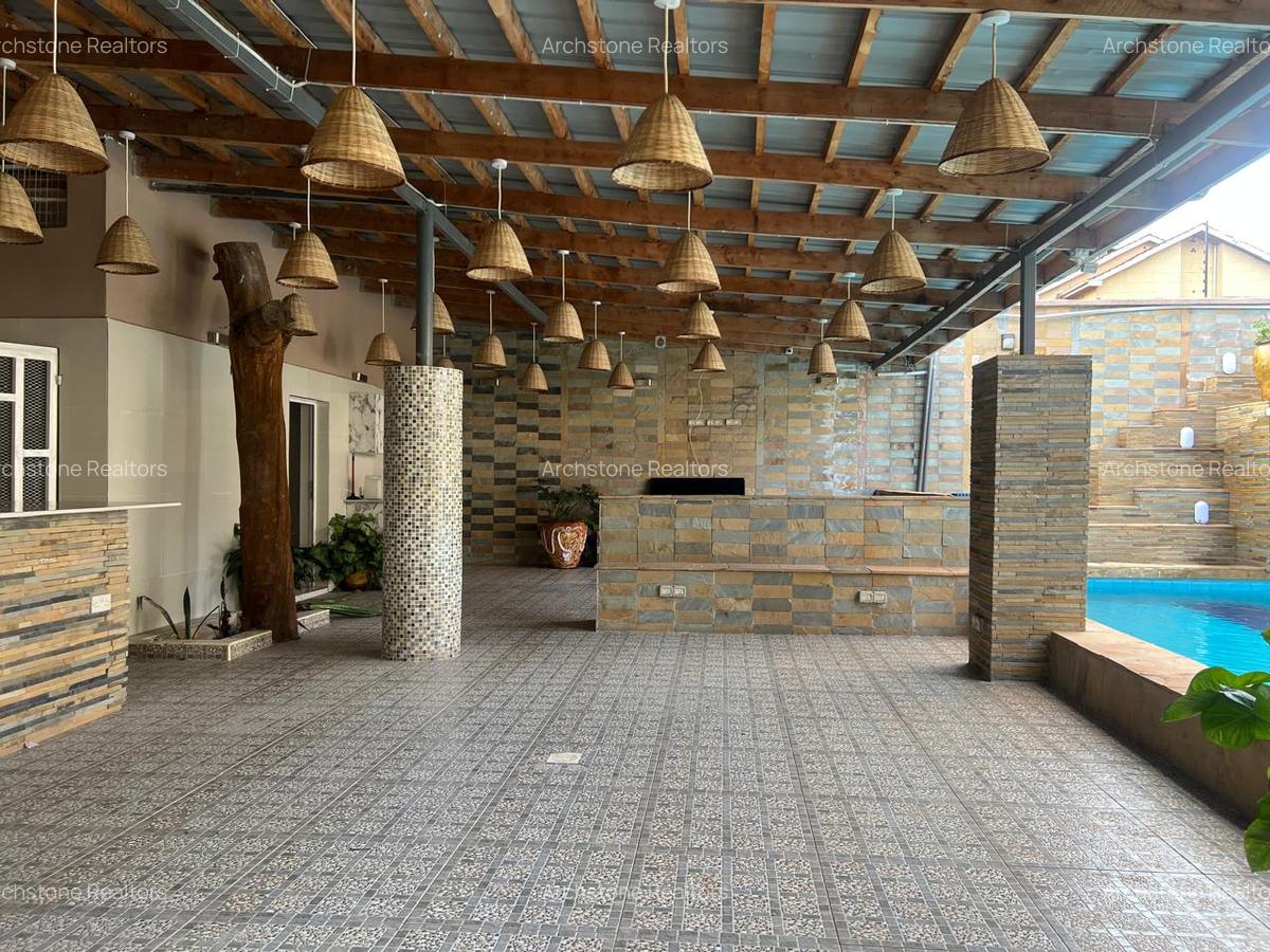 6 Bed House with En Suite in Runda - 14