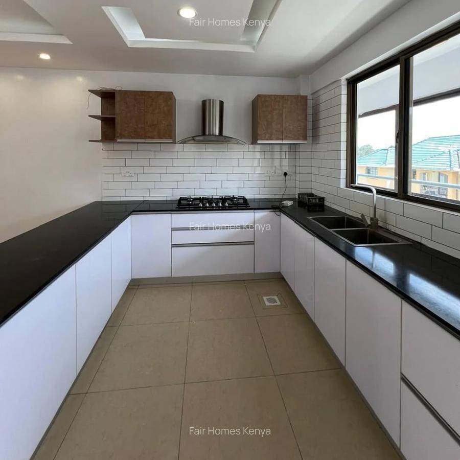4 Bed Apartment with En Suite at Hatheru Road - 9