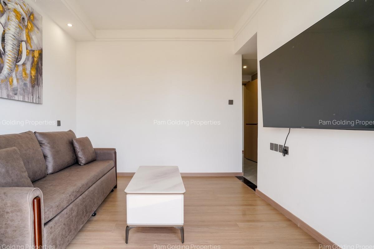 Furnished 3 Bed Apartment with En Suite at Riverside Drive - 9