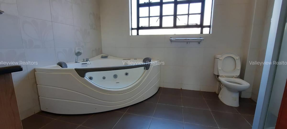 4 Bed Townhouse with En Suite at Lavington - 8