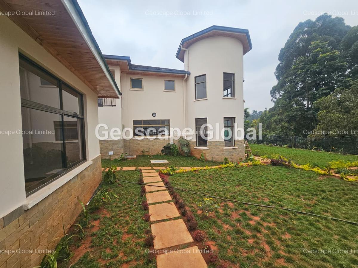 5 Bed House with En Suite in Kyuna - 1