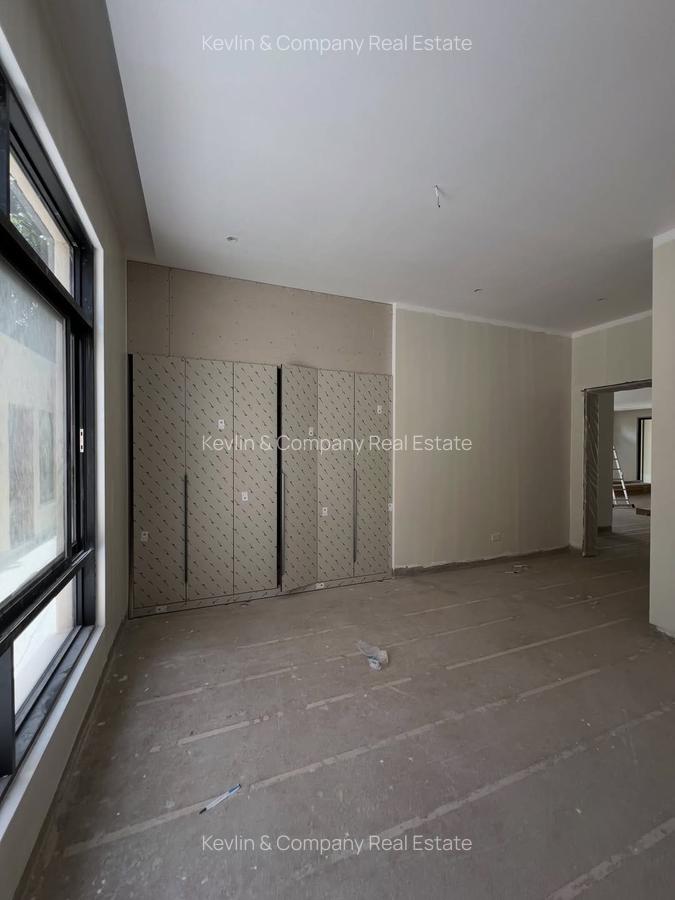 5 Bed Townhouse with En Suite in Lavington - 18