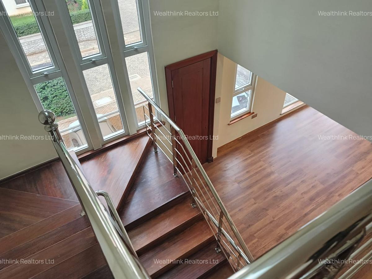 4 Bed Townhouse with En Suite at Iguta Paradise - 12