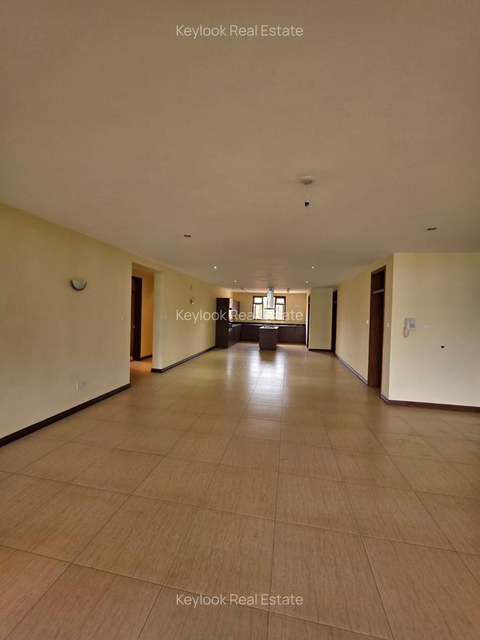 3 Bed Apartment with En Suite at Riverside Drive - 15
