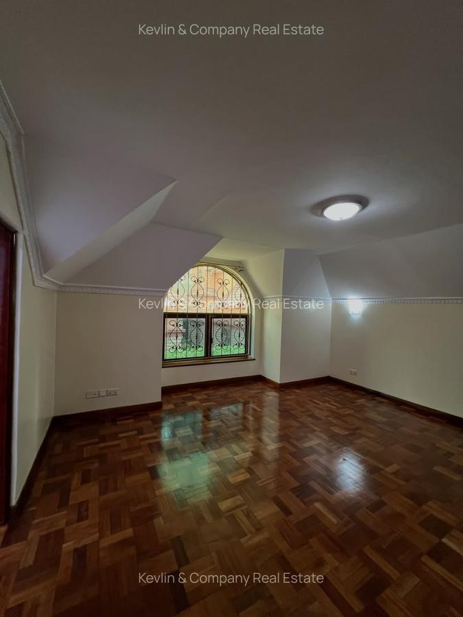 5 Bed Villa with En Suite in Lavington - 7