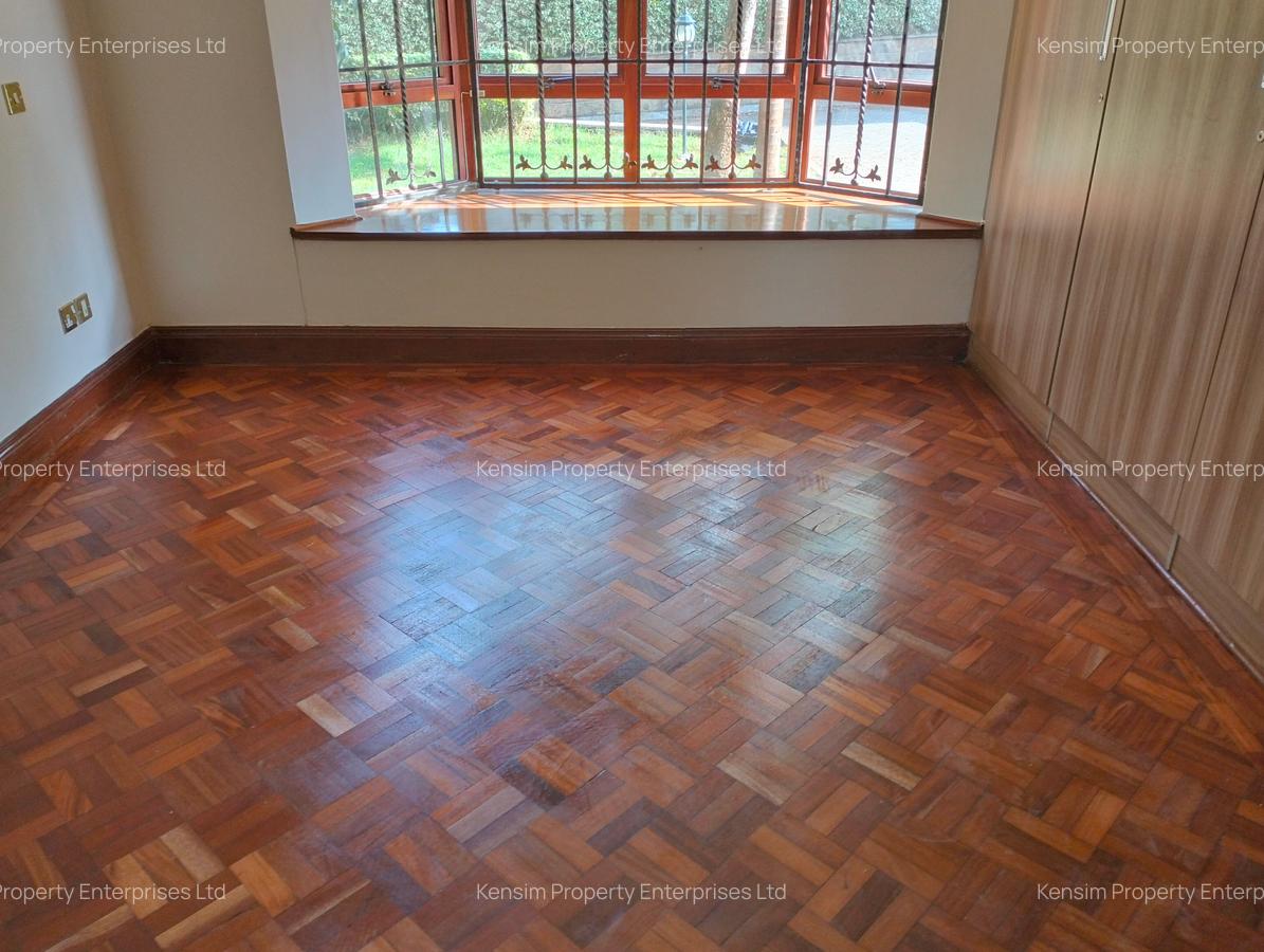 5 Bed Townhouse with En Suite in Runda - 9