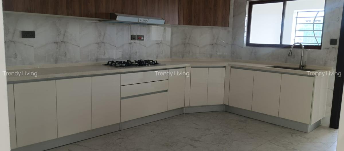 Furnished 3 Bed Apartment with En Suite in Kileleshwa - 11