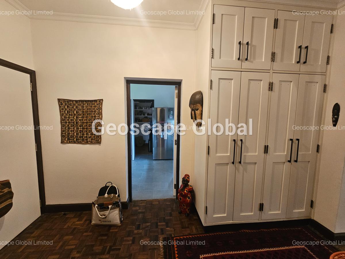 3 Bed Apartment with En Suite in Lavington - 11