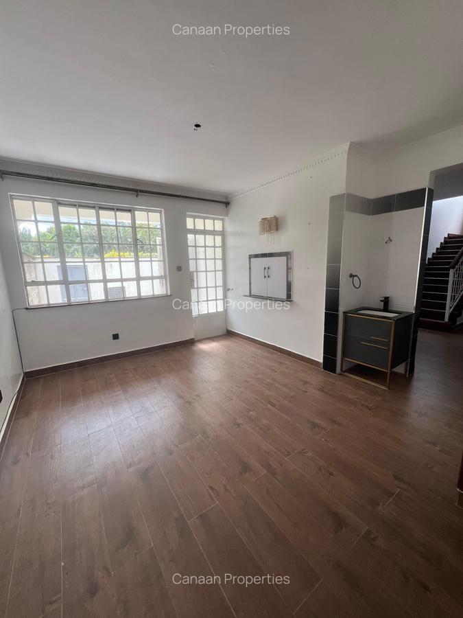 4 Bed Townhouse with En Suite in Lavington - 5
