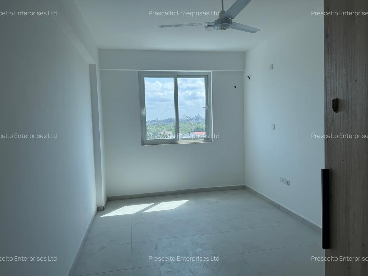 2 Bed Apartment with En Suite at Off Links Road - 6