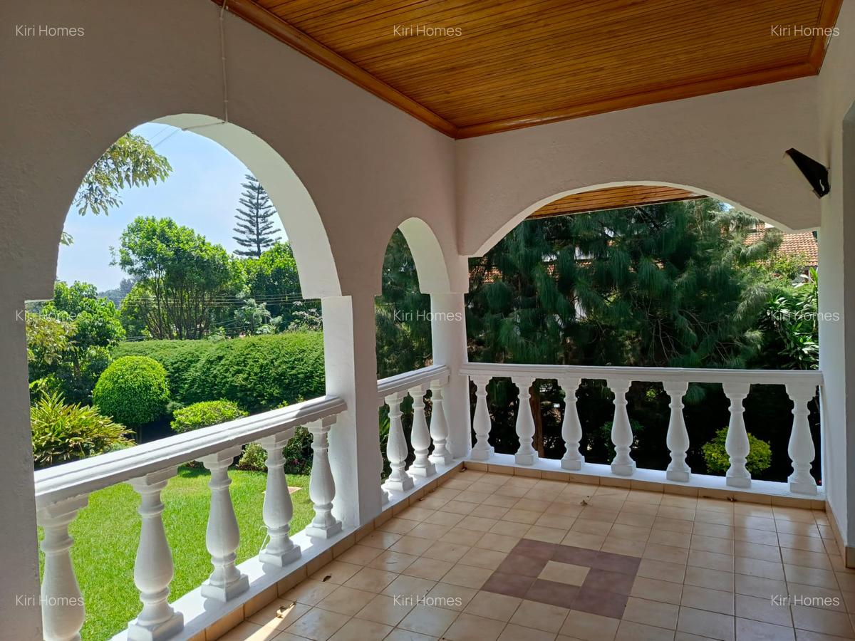 5 Bed Townhouse with En Suite in Nyari - 2