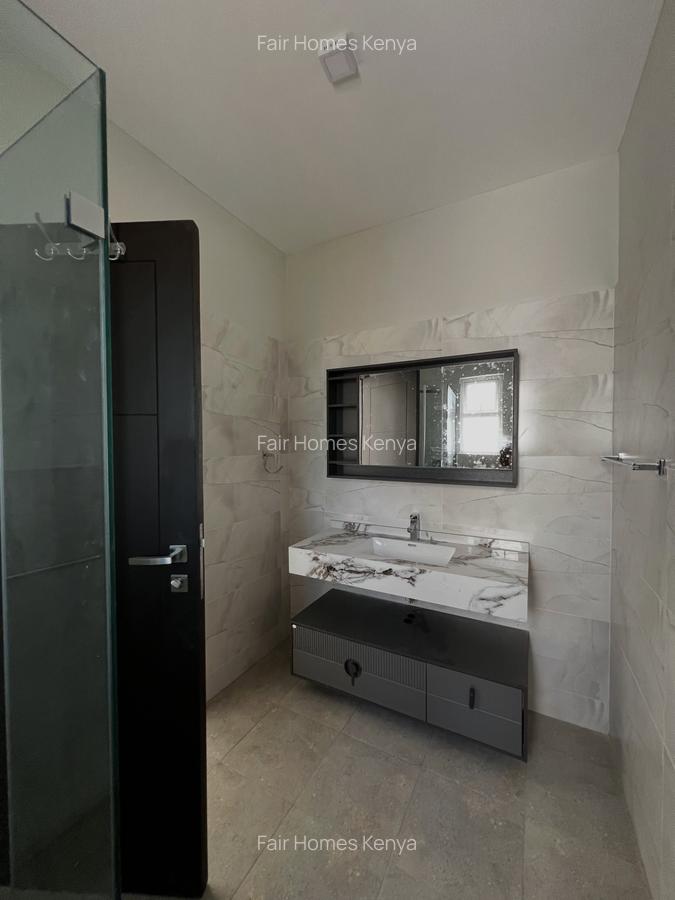 3 Bed Apartment with En Suite at Riverside Drive - 18