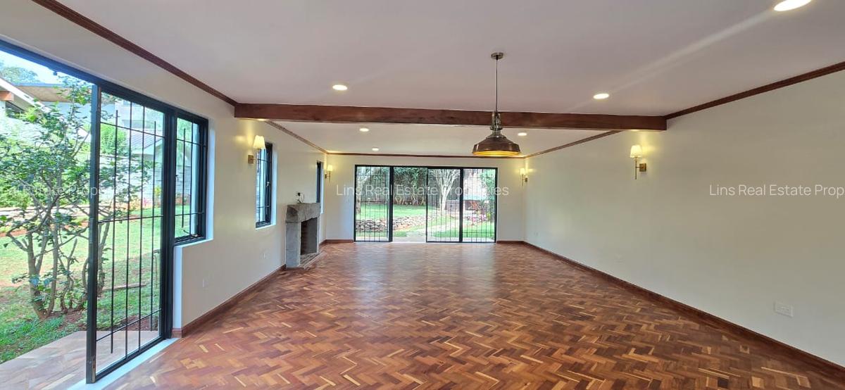 4 Bed House with En Suite in Lavington - 1