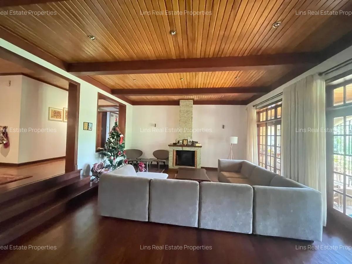 5 Bed House with En Suite in Loresho - 9