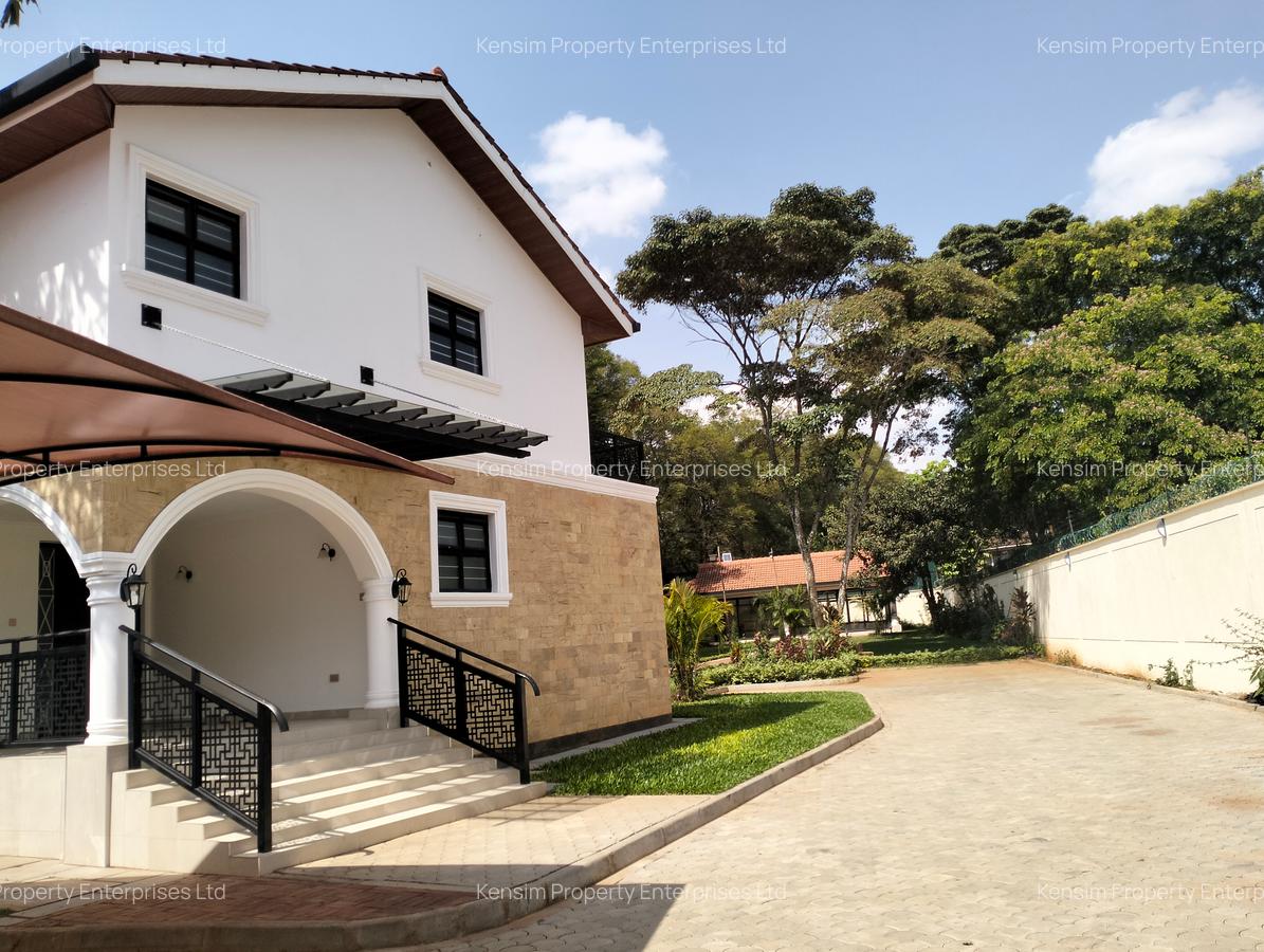 7 Bed House with En Suite in Runda - 3