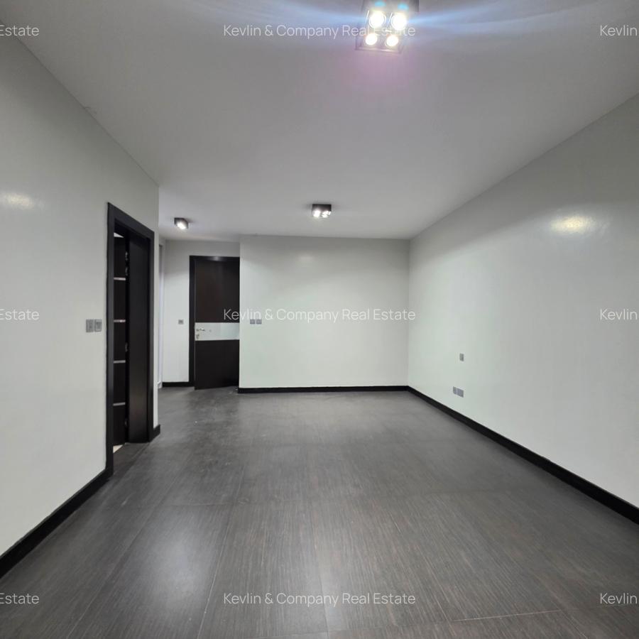 3 Bed Apartment with En Suite in Riverside - 10