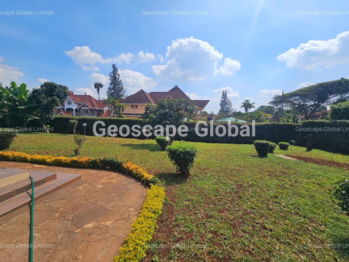 5 Bed House with En Suite in Runda - 4