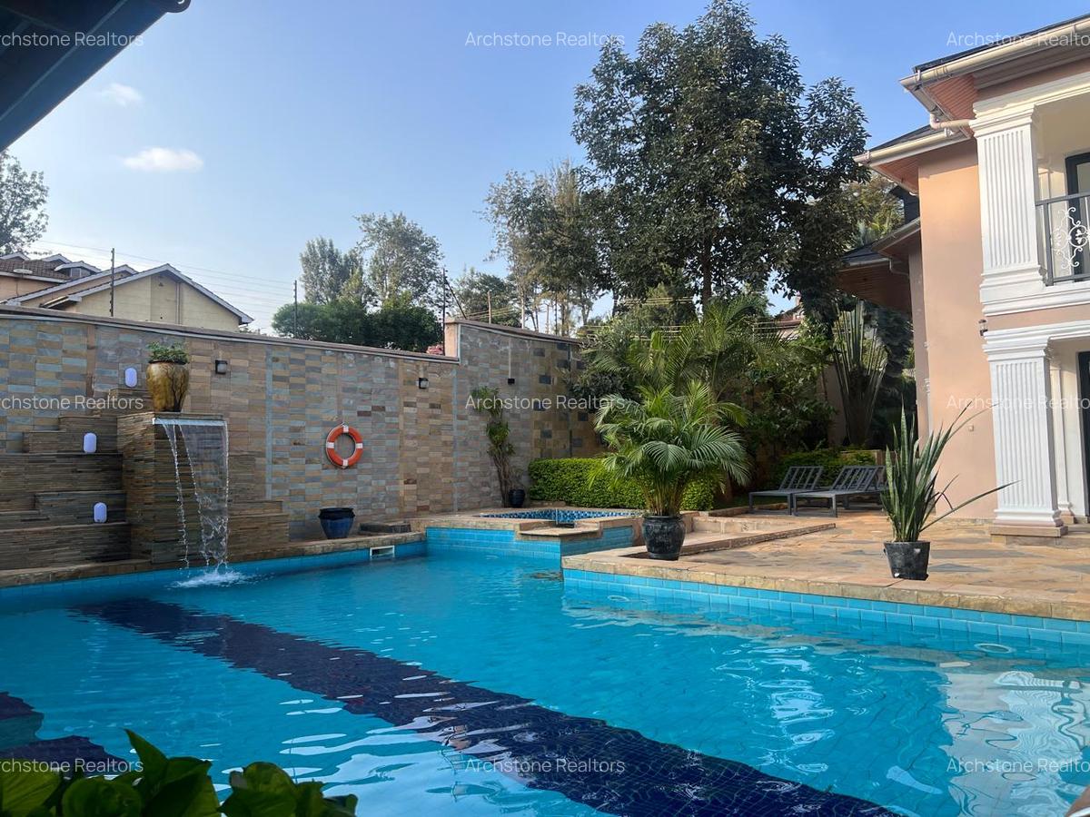 6 Bed House with En Suite in Runda - 16