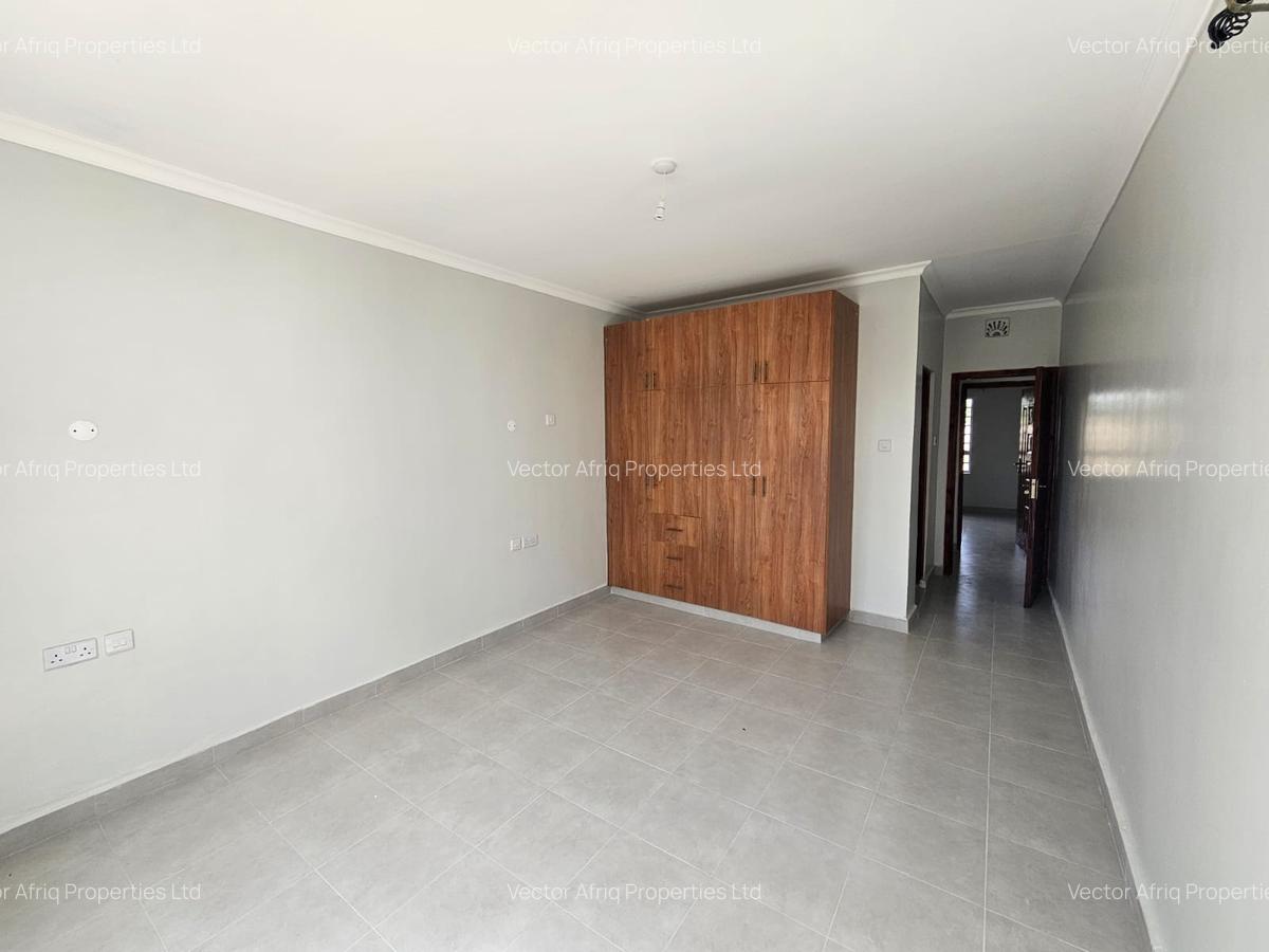 4 Bed House with En Suite in Kitengela - 2