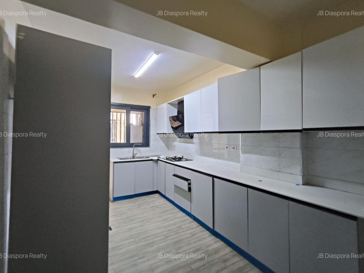 4 Bed Apartment with En Suite at 6Th Parklands - 4