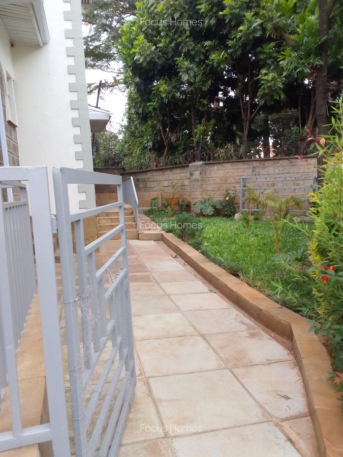 4 Bed Townhouse with En Suite in Lavington - 20