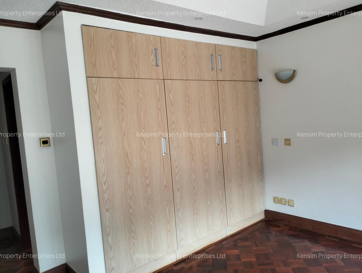 5 Bed Townhouse with En Suite in Runda - 11