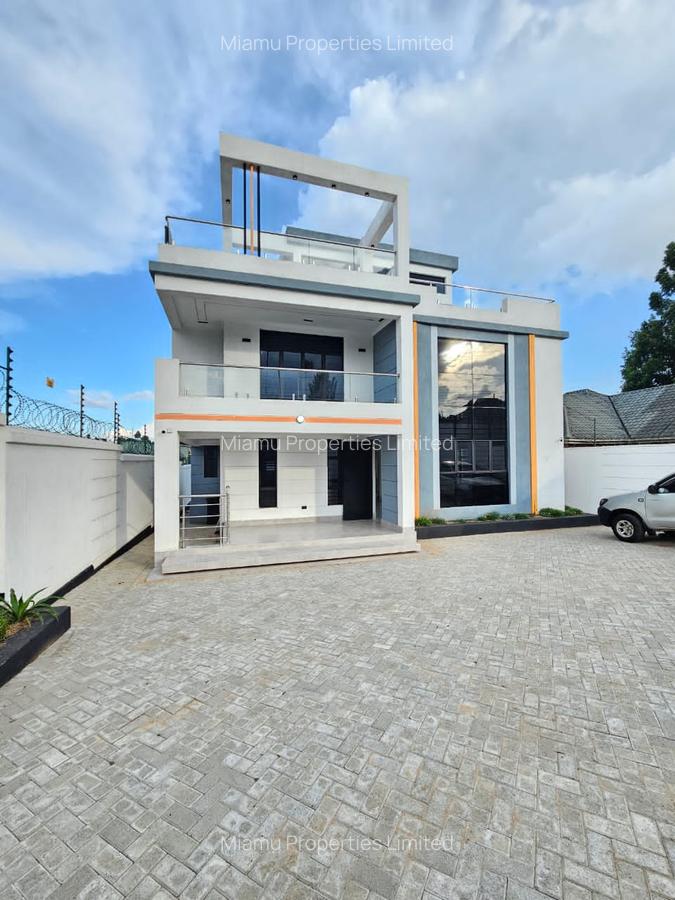 5 Bed House with Garden in Cianda - 1