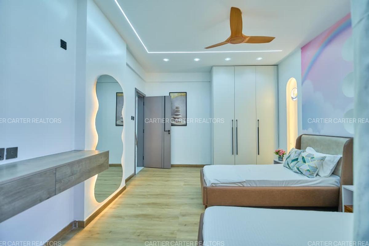 3 Bed Apartment with En Suite at Kiziwi Round About - 8