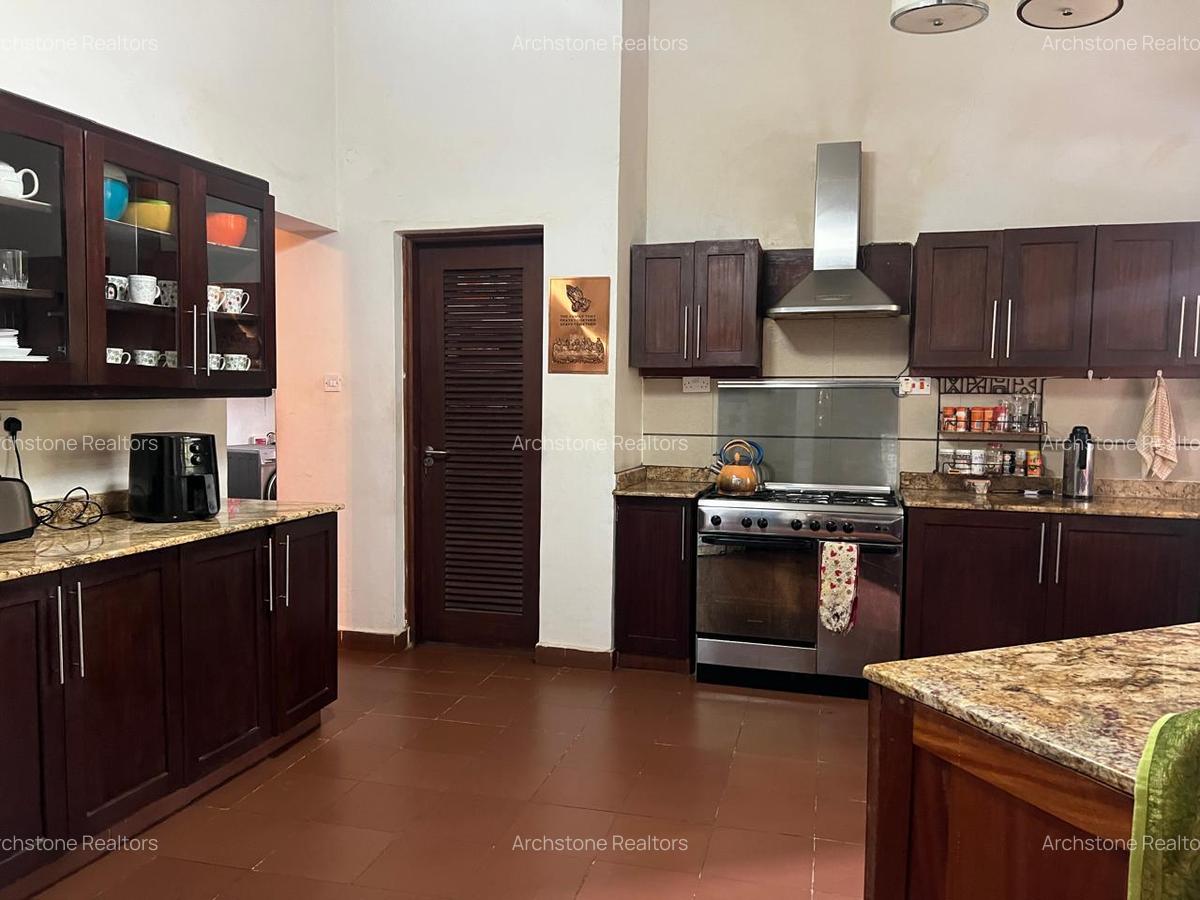 4 Bed Townhouse with En Suite in Kitisuru - 18