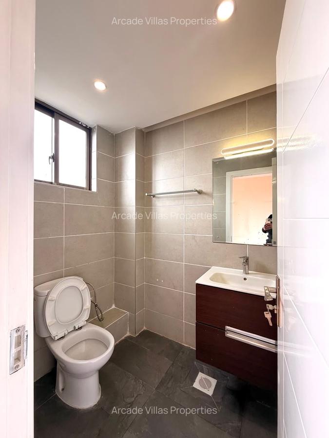 4 Bed Apartment with En Suite in Kileleshwa - 17