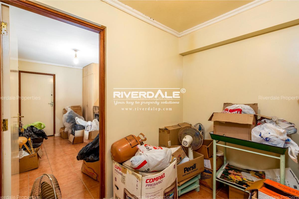 5 Bed Townhouse with En Suite in South B - 9