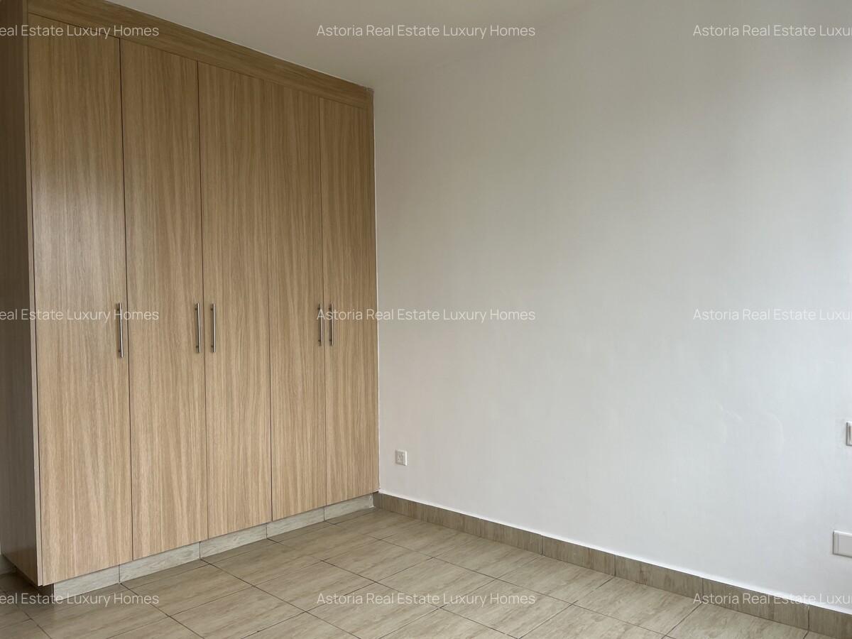 3 Bed Apartment with En Suite at 2026-438 - 14