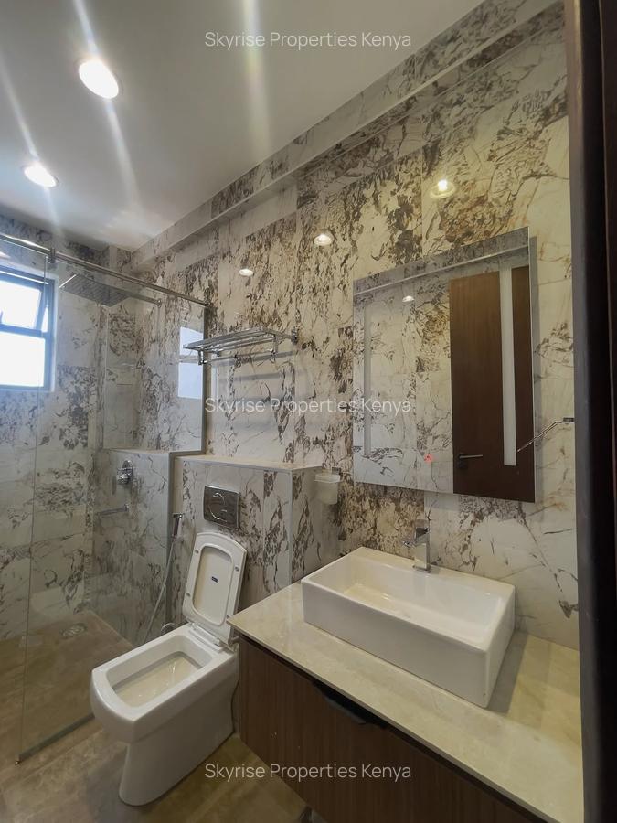 2 Bed Apartment with En Suite in Brookside - 4