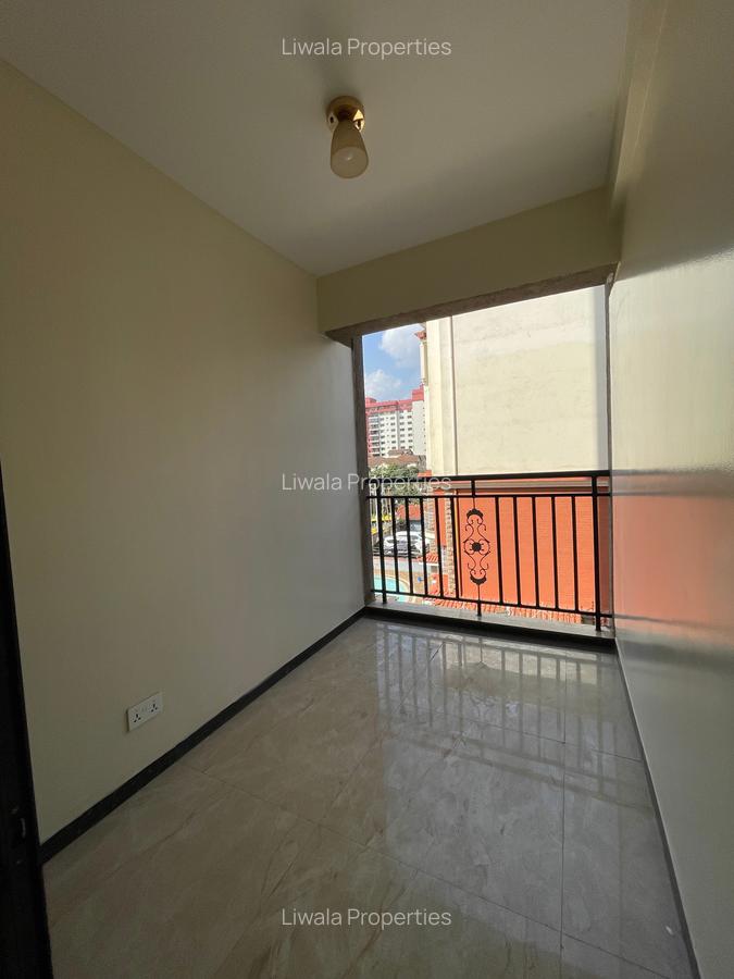 3 Bed Apartment with En Suite at Dennis Pritt Road - 13