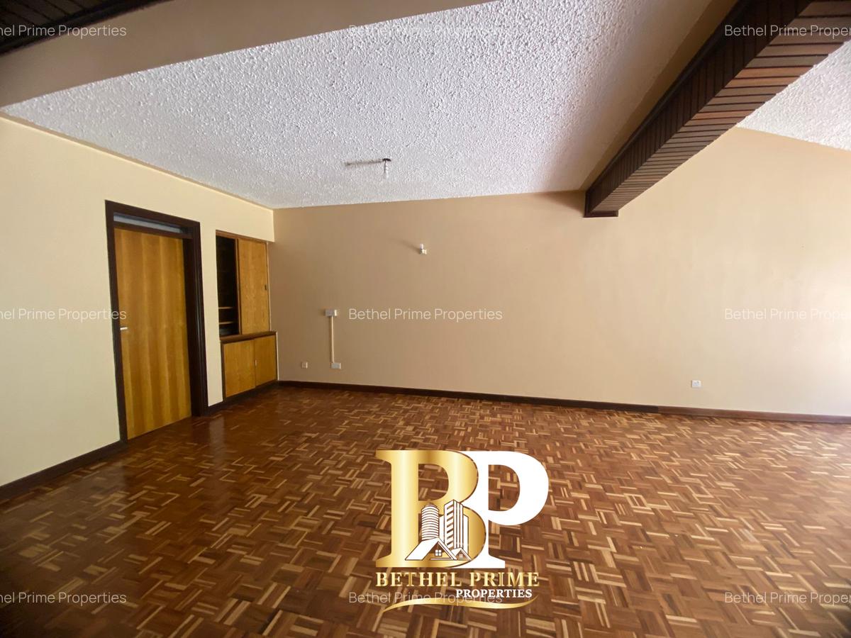 3 Bed Townhouse with Garden in Brookside - 5